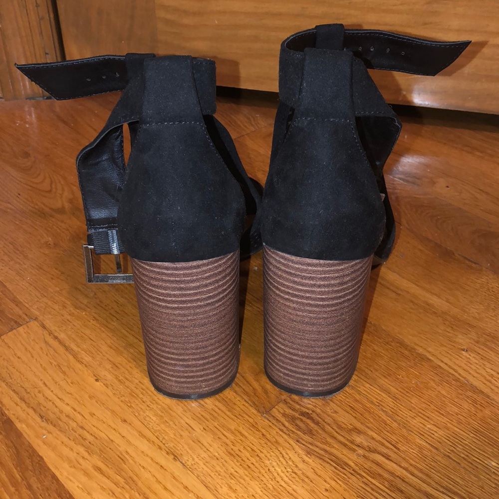 Black open toe heels - Picture 4 of 4